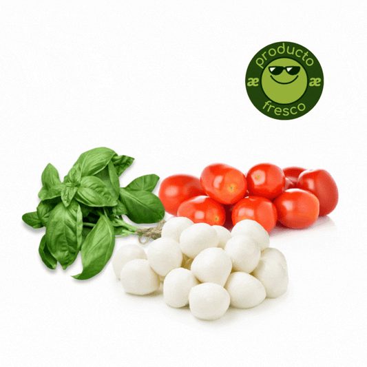 caprese, albahaca, bocconcini y tomatios