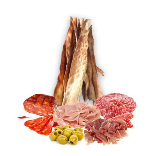Grissini, salame picante, salame milano, mortadella , prosciutto crudo y aceitunas, aperitivo