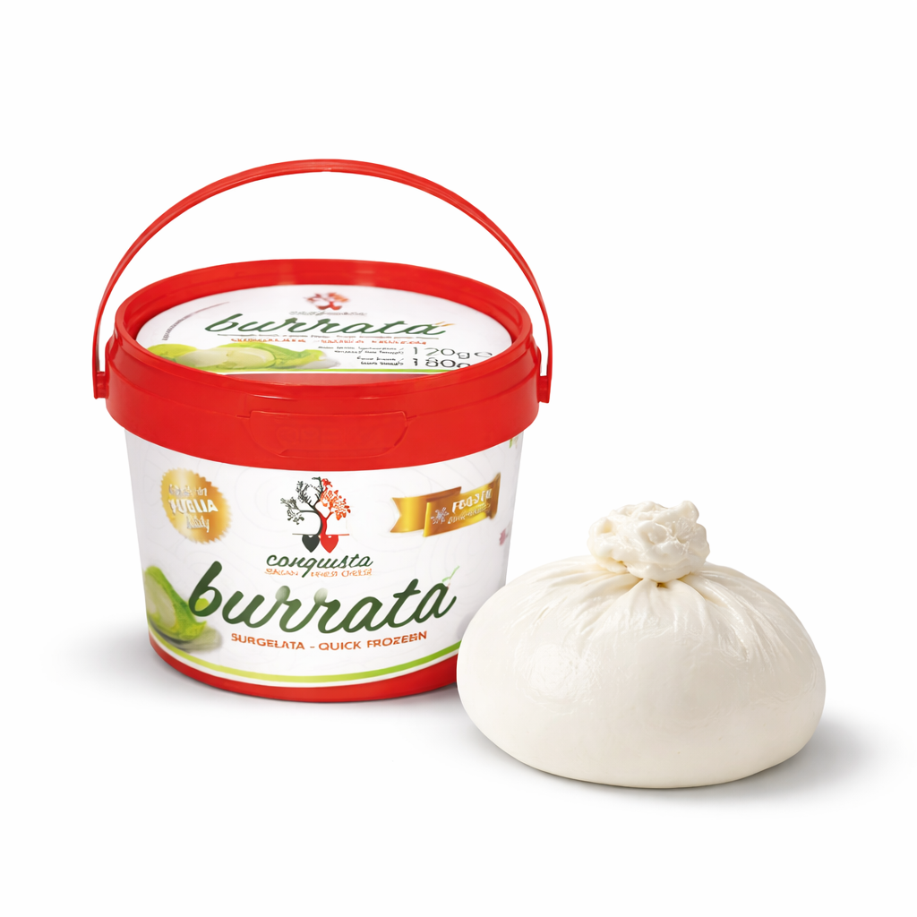 envase de burrata con una burratina expuesta