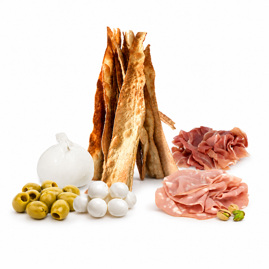 Grissini con burrata, bocconcini, mortadella y prosciutto crudo