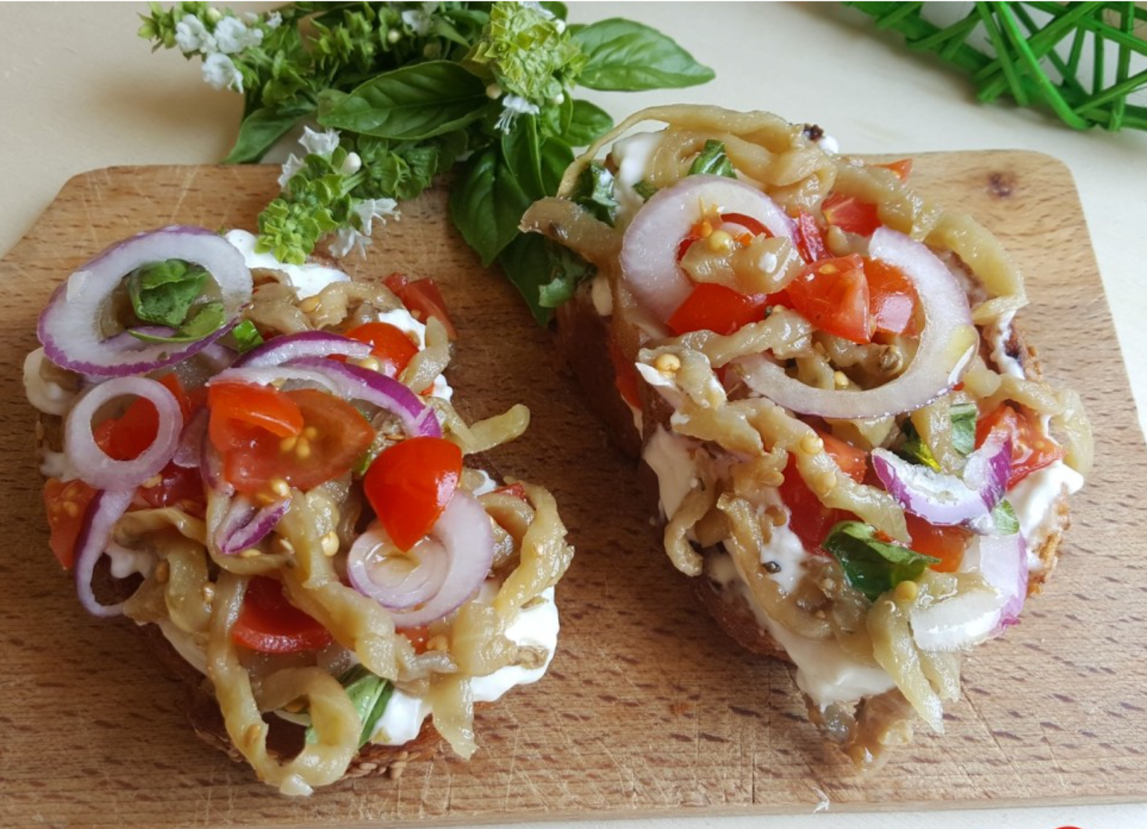 bruschetta con berenjenas en aceite